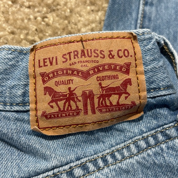 High Waisted Straighr Leg Levi Denim Jeans - Picture 4 of 6